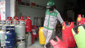 Nhiều gia đình mất bình gas vì chiêu lừa “gas bị xì” 